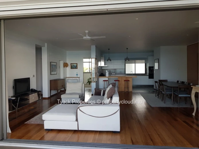 Sea-View Penthouse for Sale in Roches Noires – Private Lift Access