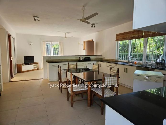 Exclusive 4-Bedroom Villa in Foret Daruty, Petit Raffray for Sale