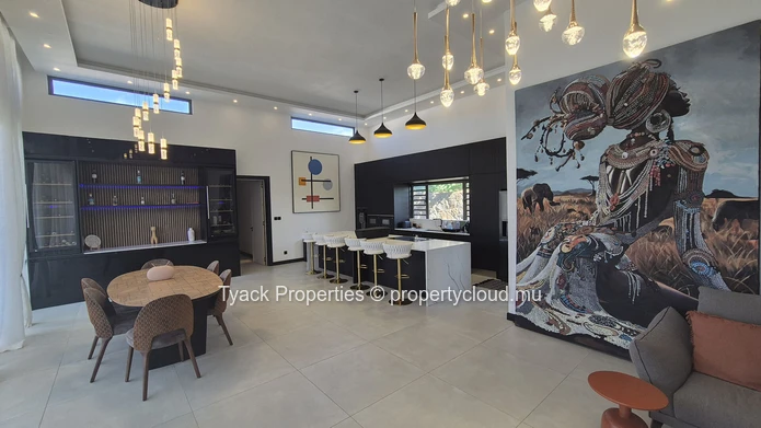 Exclusive 4-Bedroom Luxury Villas Near La Croisette with Large Plots