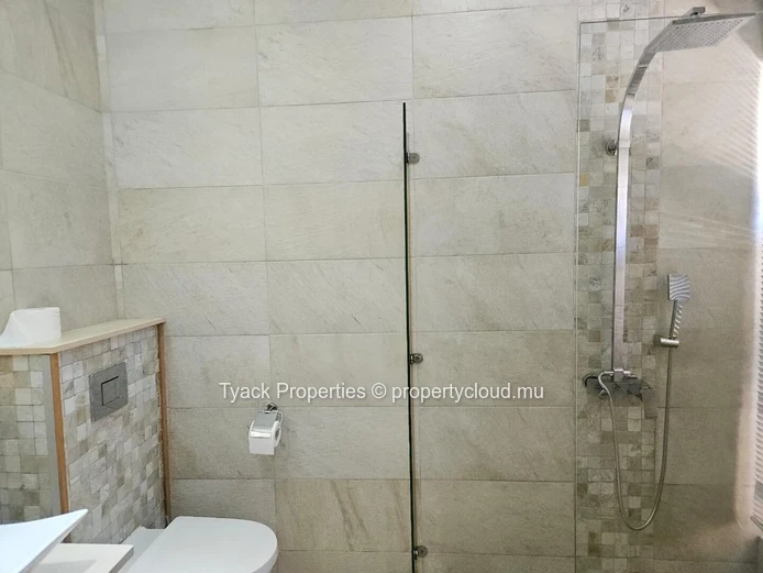 Villa 4 Chambres avec Piscine à Vendre – Pointe aux Biches, à 250m de la Mer