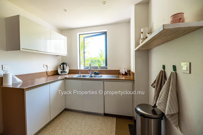 Furnished Townhouse with Sea View & Rooftop Terrace