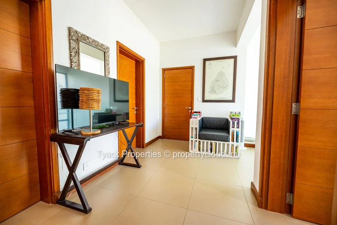 Furnished Townhouse with Sea View & Rooftop Terrace