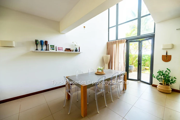 Furnished Townhouse with Sea View & Rooftop Terrace