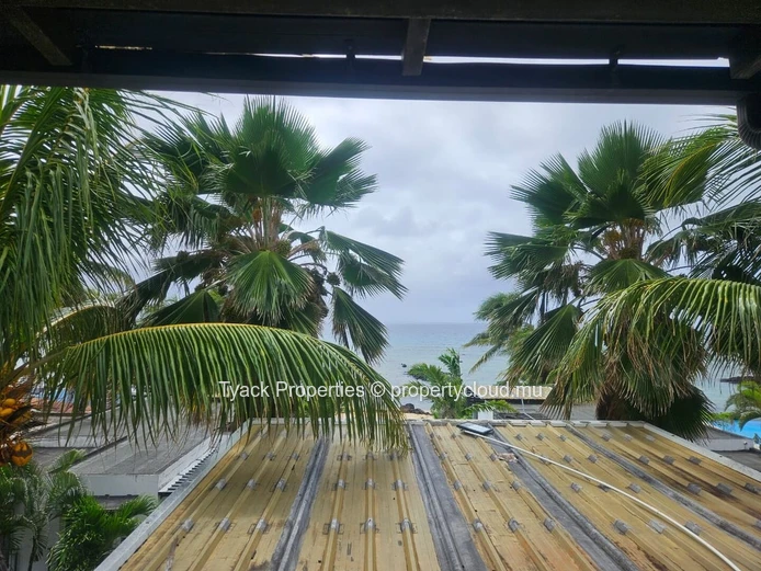 Penthouse en Bord de Mer avec Vue Imprenable – Pointe aux Biches