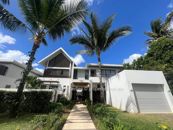 Villa IRS 4 Chambres à Vendre – Mont Choisy, Île Maurice