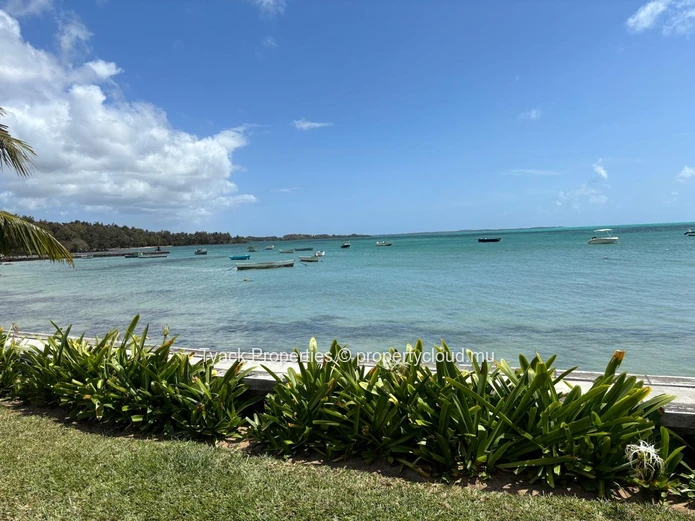 Sea-View Penthouse for Sale in Roches Noires – Private Lift Access