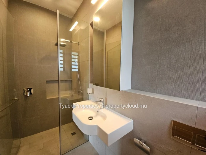 Penthouse in Belle Vue Harel – Luxurious 4-Bedroom Residence in Mauritius