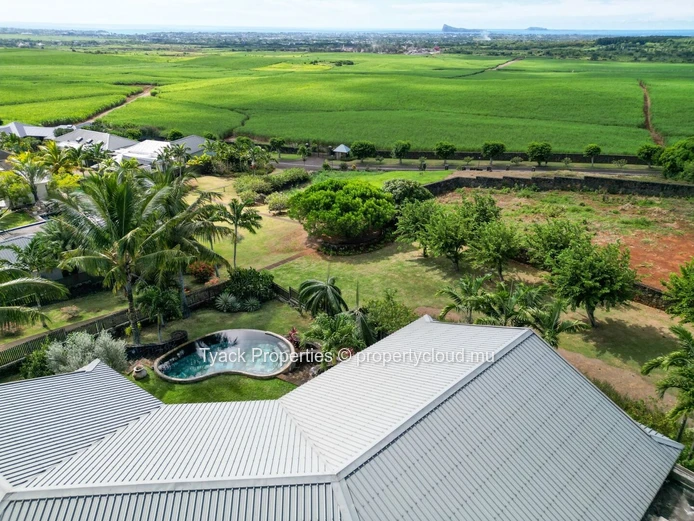 Luxury Villa for Sale or Rent in Domaine de Belle Vue – Panoramic Northern Islands Views
