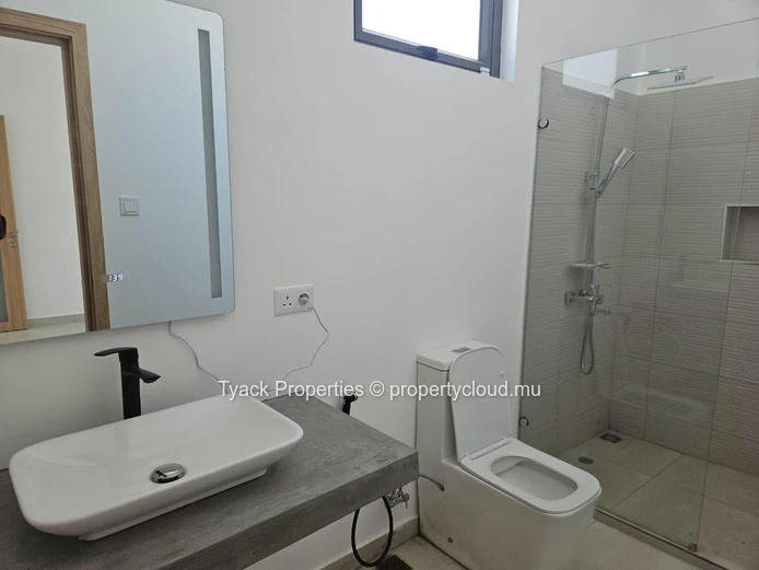Villa spacieuse de 5 chambres à vendre à Grand Baie Sottise