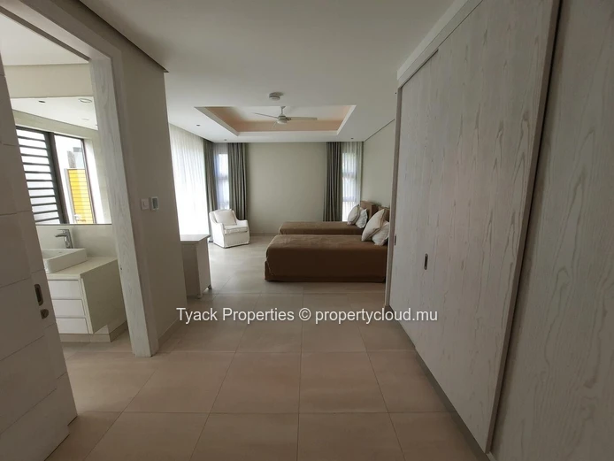 For Rent – Villa Preuneuse, Anahita