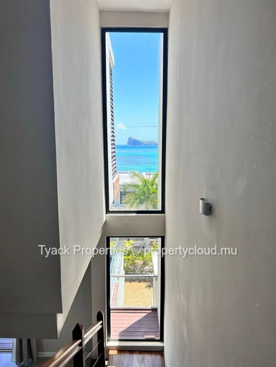 Elegant Penthouse with Ocean Views and Private Pool in Bain Boeuf