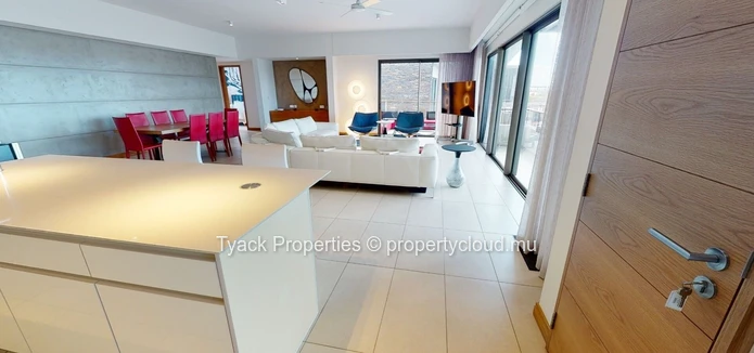 Penthouse de Luxe 3 Chambres avec Salle de Bain Privée – Mont Choisy, Île Maurice