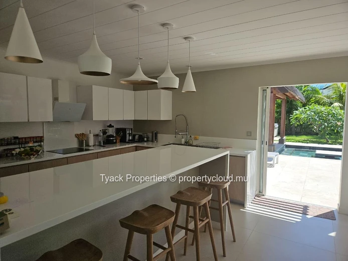 Rare 5-Bedroom Villa with Heated Pool & Spa – Grand Baie