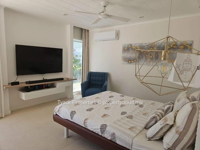 Rare 5-Bedroom Villa with Heated Pool & Spa – Grand Baie