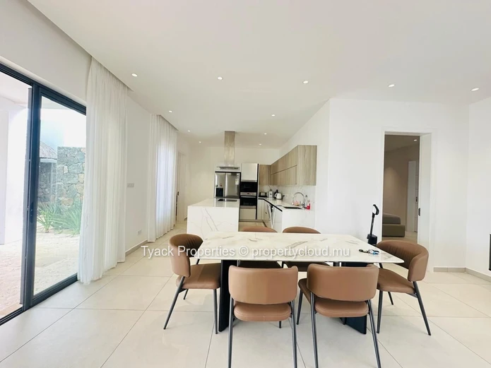 Contemporary 3-Bedroom Villa with Private Pool – Grand Baie