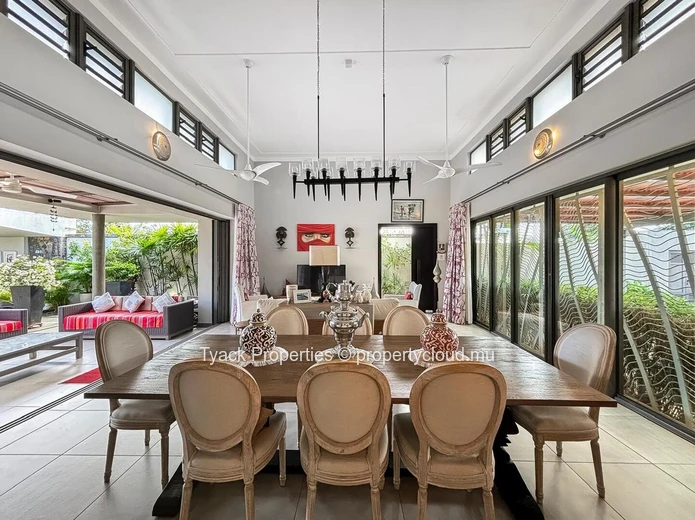Luxury 3-Bedroom Villa with Private Pool – Balaclava
